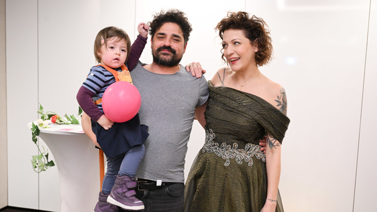 Adéla Elbel ukázala rodinku.