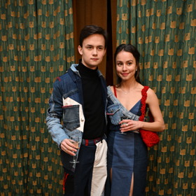 Maxmilián Kocek nemohl na premiéře série Metoda Markovič: Straka chybět.