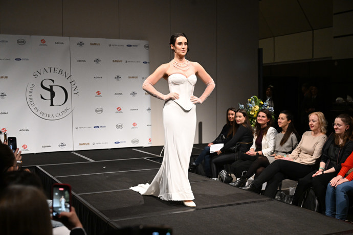 Besky na přehlídkovém mole.