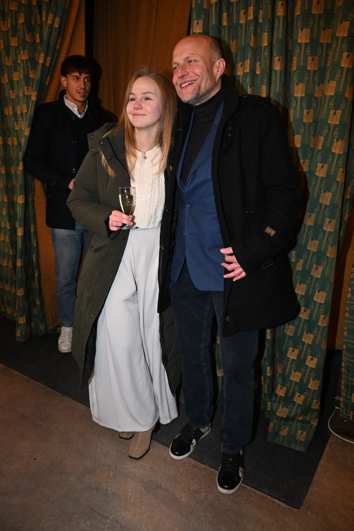 Jiří Ployhar s přítelkyní dorazili na premiéru série Metoda Markovič: Straka.