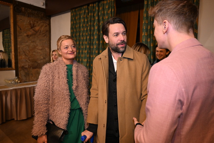 Václav Neužil se pozdravil s Adamem Mišíkem.