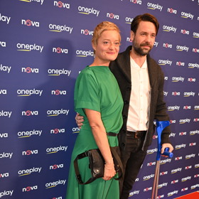 Václav Neužil přišel na premiéru o berlích.