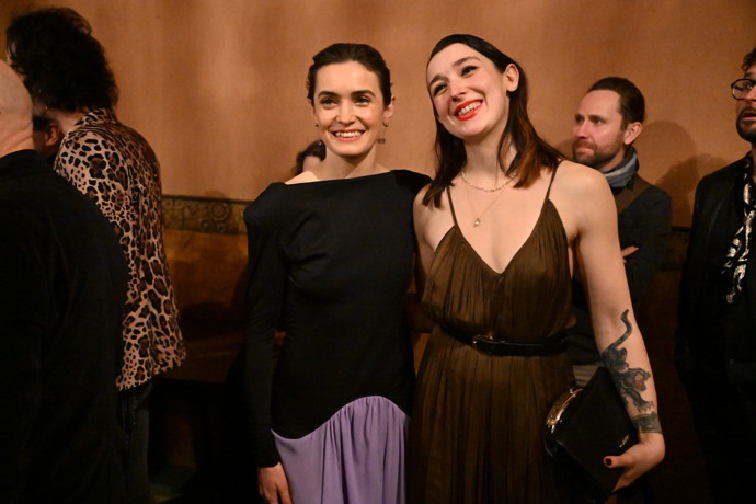 Sarah Haváčová se sestrou absolvovala vojenský výcvik
