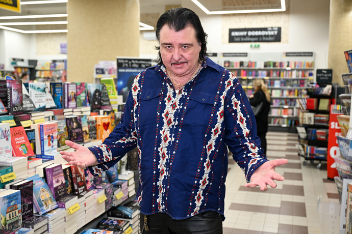 Samir Hauser dříve divočil.