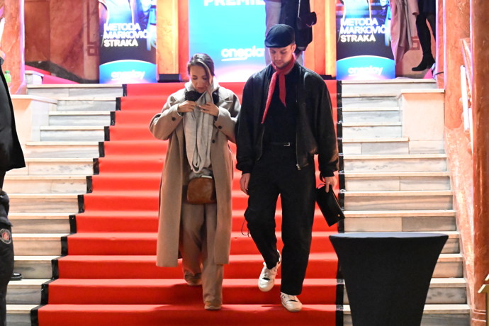 Dvojice spolu i odešla.