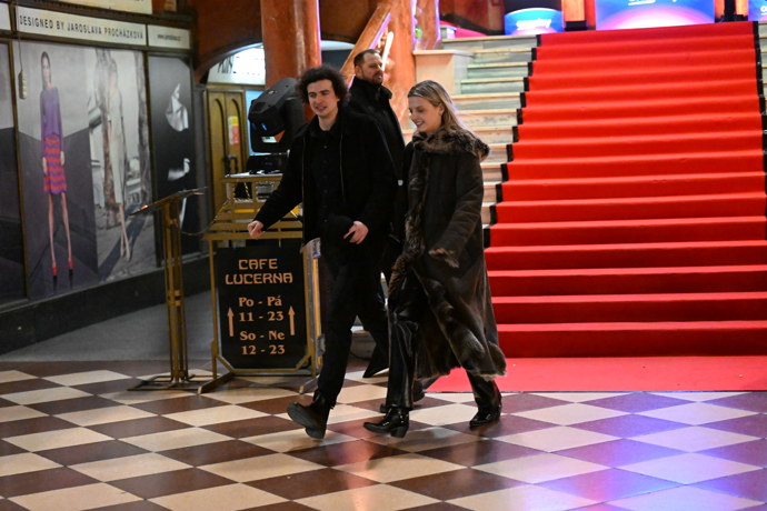 Simona Lewandowská neodcházela domů sama.