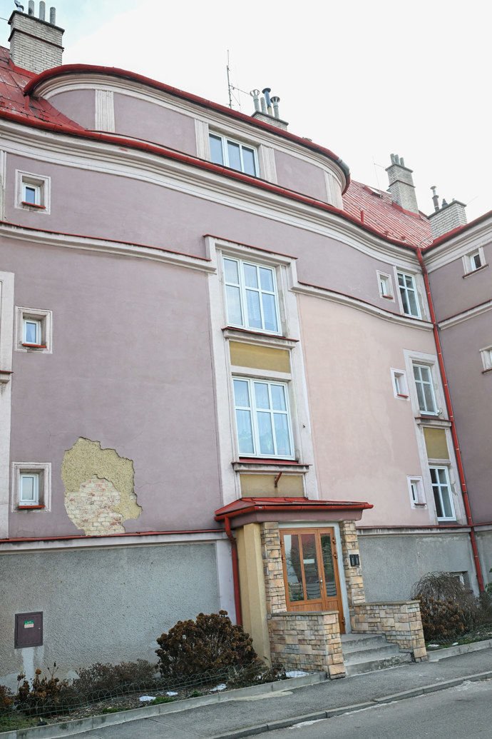 Dům, kde v současnosti bydlí JIří Straka.