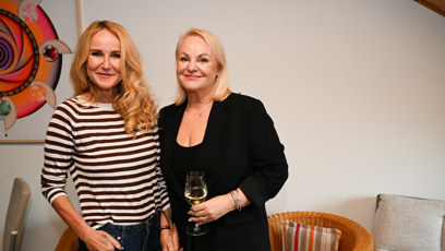 FOTO: Vendula Pizingerová a její kartářka Iveta Vojtová.