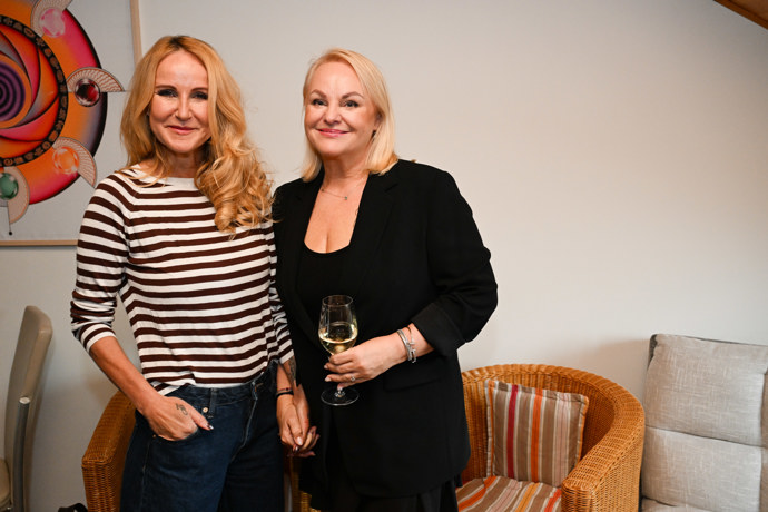 Vendula Pizingerová a její kartářka Iveta Vojtová. 