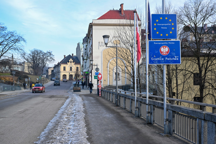 Český Těšín, ve kterém bydlí Spartakiádní vrah, sousedí s Polskem.