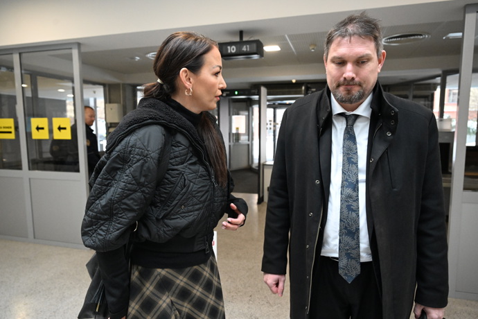 Agáta Hanychová se svým advokátem.
