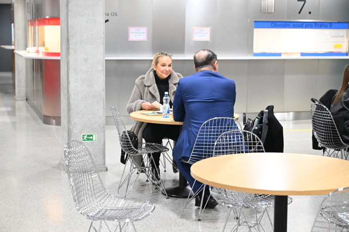 Jaromír Soukup se svou advokátkou.