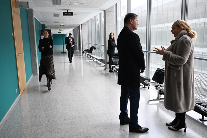 Agáta Hanychová šla na výzvědy. 