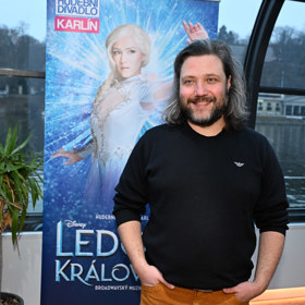 Felix Slováček mladší se usmíval.