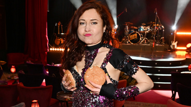 Eva Toulová pózuje fotografům eXtra.cz.