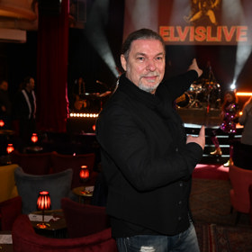 Petr Kolář ve společnosti.