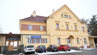 FOTO: Vlaková stanice Stochov, odkud Jiří Straka jezdil do Prahy.