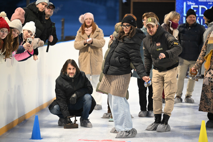 Eva Burešová a další celebrity na akci k ledovému království.
