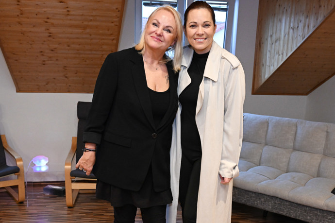 Michaela Nosková a kartářka Iveta Vojtová. 