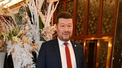 FOTO: Na Ples hasičů dorazil i Tomio Okamura.