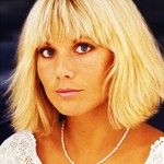 Pro Glynis přitom byly v osmdesátých letech výrazné černé oční linky (vedle ikonického blond mikáda a s ofinou) prakticky poznávacím znamením.