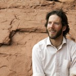 Půl roku po nehodě se Aron vrátil na místo činu s filmovým štábem a při té příležitosti zde nechal rozprášit popel ze své uříznuté paže.