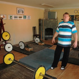 Ota Zaremba ve své tělocvičně.