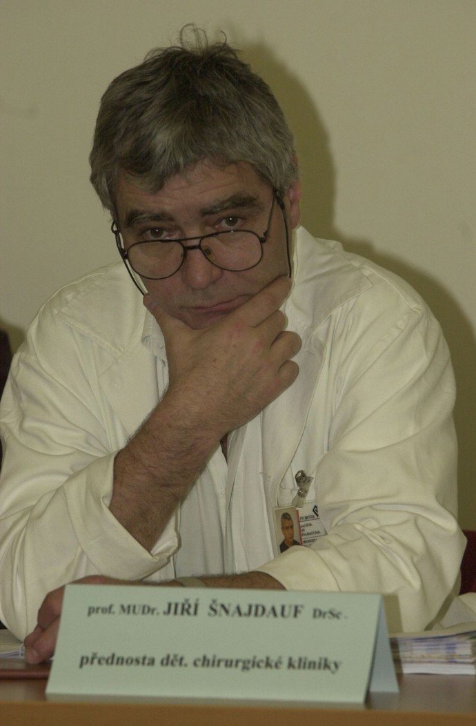 Uznávaný chirurg Jiří Šnajdauf zemřel.