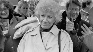 První dáma Olga Havlová si na nákladné róby nepotrpěla. Zkoušky šatů musely být hlavně rychlé