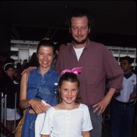 Daniel Stern byl až dosud spořádaným tátou od rodiny. S herečkou Laure Mattos jsou manželé už 45 let a vychovali tři děti, včetně dcery Sofie (na snímku).