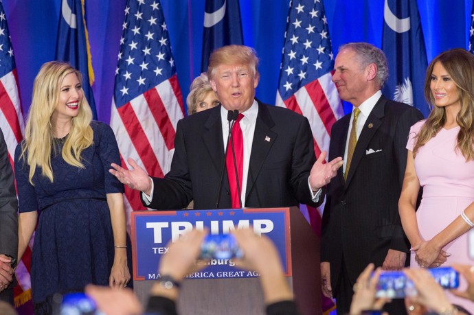 První dáma Spojených států Melania Trump údajně odmítla pozvat svou nevlastní dceru Ivanku na premiéru svého filmu.