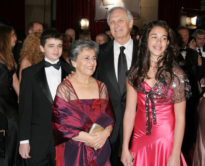 Alan a Arlene Aldovi vyrazili na předávání Oscarů v roce 2005 i se dvěma ze svých osmi vnoučat.