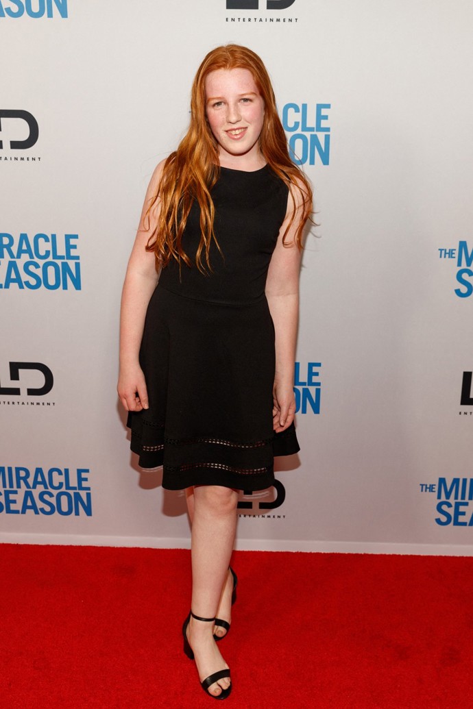 Sympatická zrzka se vedle herectví a studia věnuje také hudbě.