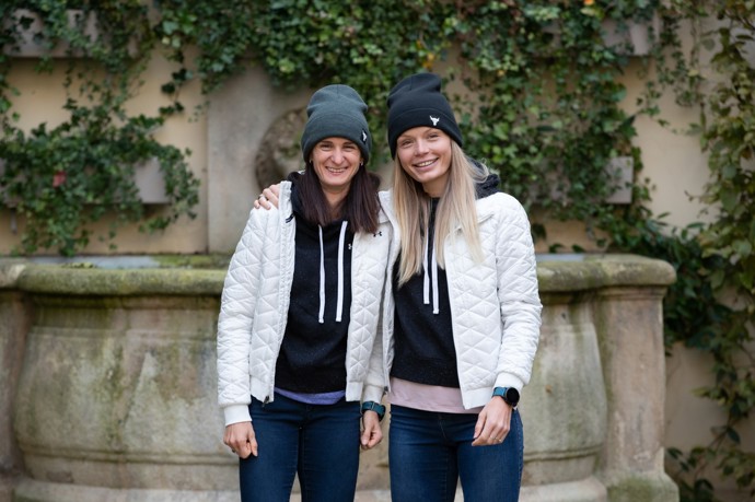 Dlouho předlouho se ve sportovních kuloárech spekulovalo o tom, jak to má Martina Sáblíková v soukromí. Loni šla s kůží na trh a přiznala, že už 12 let žije s reprezentační kolegyní Nikolou Zdráhalovou (na snímku).