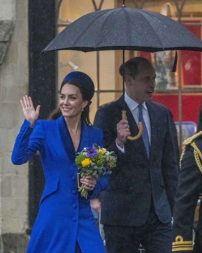 Dal tím podle odbornice na řeč těla jasně najevo, že rád sleví ze svého vysokého statutu, aby potěšil svou drahou polovičku.