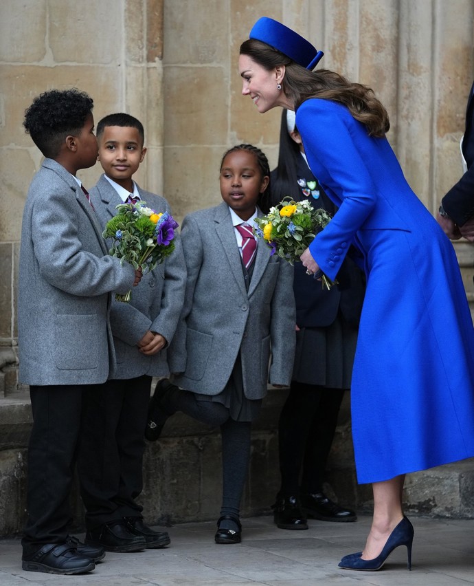 Kate Middleton a princ William v březnu 2022 znovu každého přesvědčili, jak moc láskyplný vztah spolu mají. Když se - tehdy ještě vévodkyně z Cambridge - zdravila před Westminsterskou katedrálou s dětmi, začalo pršet.