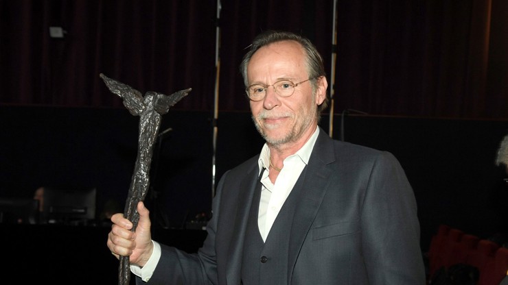 Karel Roden se proměnil v elegána. 