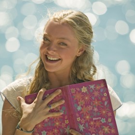 Okatá herečka se proslavila díky hlavní roli ve veleúspěšném muzikálu Mamma Mia! z roku 2008.