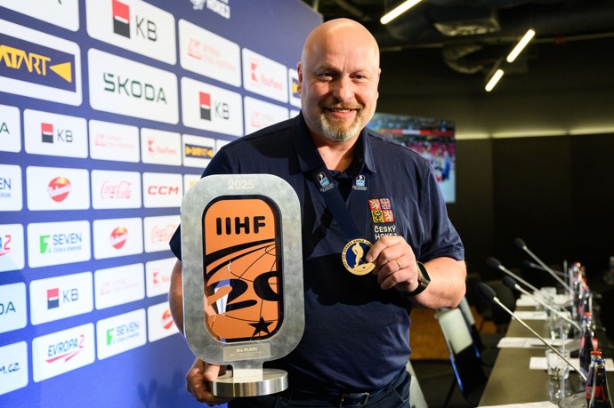 Tým vede zkušený Patrik Augusta.