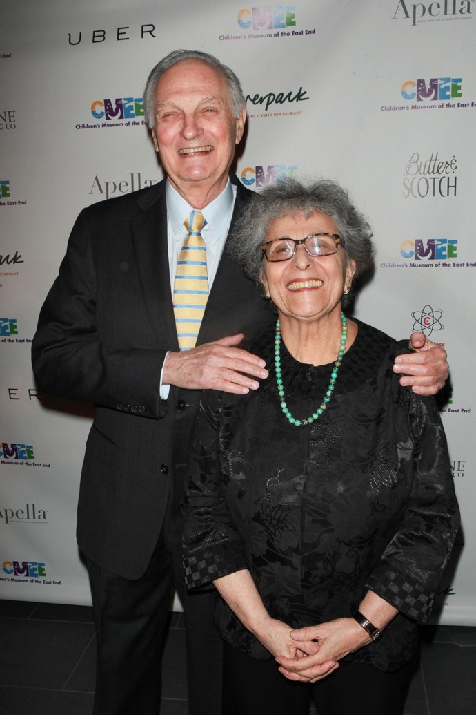 Alan tvrdí, že za jejich šťastným a dlouholetým manželstvím s Arlene stojí mimo jiné společný smysl pro humor.