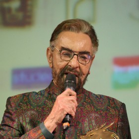 Legendární Sandokan Kabir Bedi slaví 80. narozeniny.