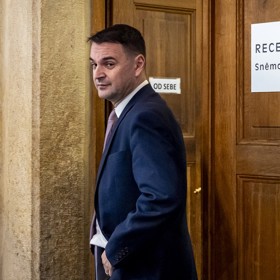 Ministr zahraničí Petr Macinka pobouřil veřejnost. 