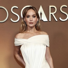 Herečka Jennifer Lawrence zažívá dramatický start do mateřství. Vedle poporodních depresí se přiznala k tomu, že její čivava napadla jejího malého synka.