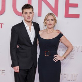 Kate Winslet si pořídila tři děti se třemi tatínky. Prostředním z nich je syn Joe (na snímku), který se začíná prosazovat jako scenárista.