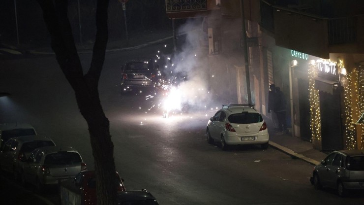 Divoké oslavy Nového roku v Římě.