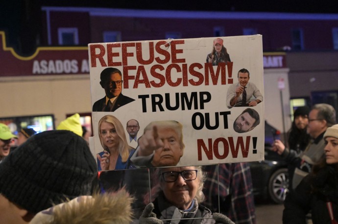 Lidé protestují po vraždě Renee Nicole Good.