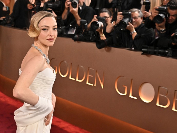 Herečka Amanda Seyfried na sebe naposledy upozornila na posledním předávání Zlatých globů, kde dost kontroverzním způsobem reagovala na své dvě neproměněné nominace.