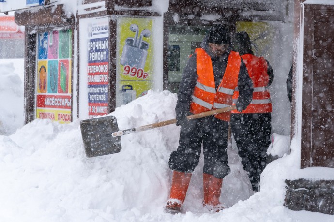 V některých obchodech přerušili dodávku potravin.