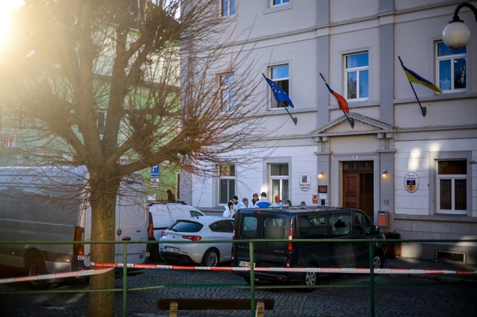 Budova úřadu v Chřibské.