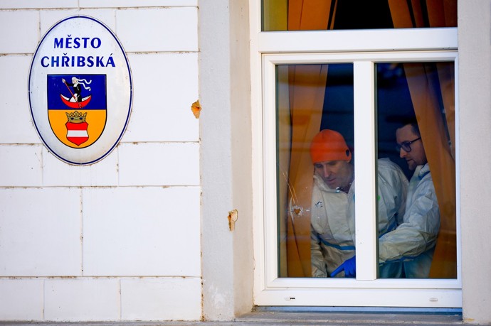Policisté po útoku v Chřibské.